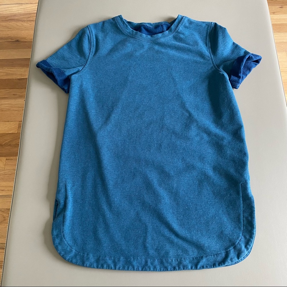 Lululemon Short Sleeve Sweatshirt - Size 4